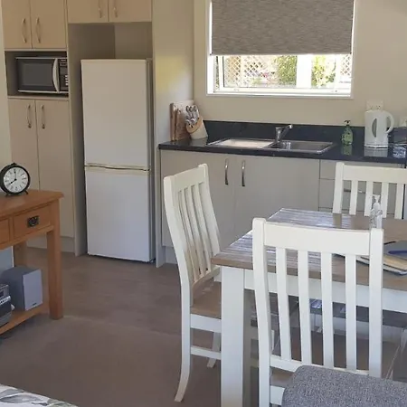 Incline Cottage Upper Hutt Exterior photo